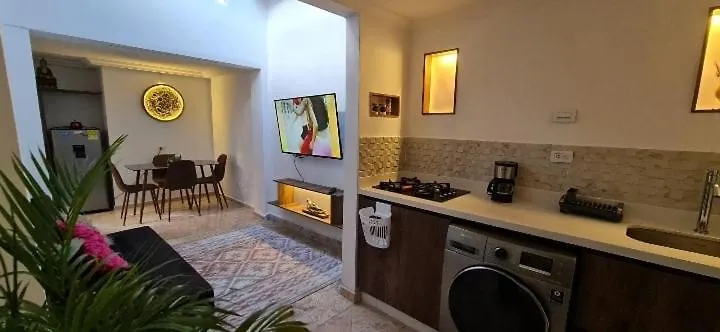 Alojamiento Entero A 800Metros Estacion Poblado Medellín
