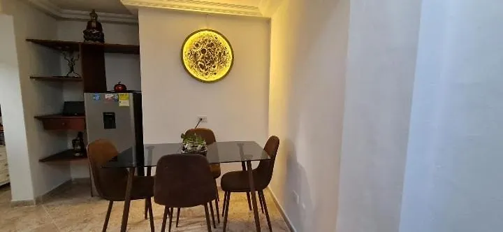 Alojamiento Entero A 800Metros Estacion Poblado Medellín Apartment