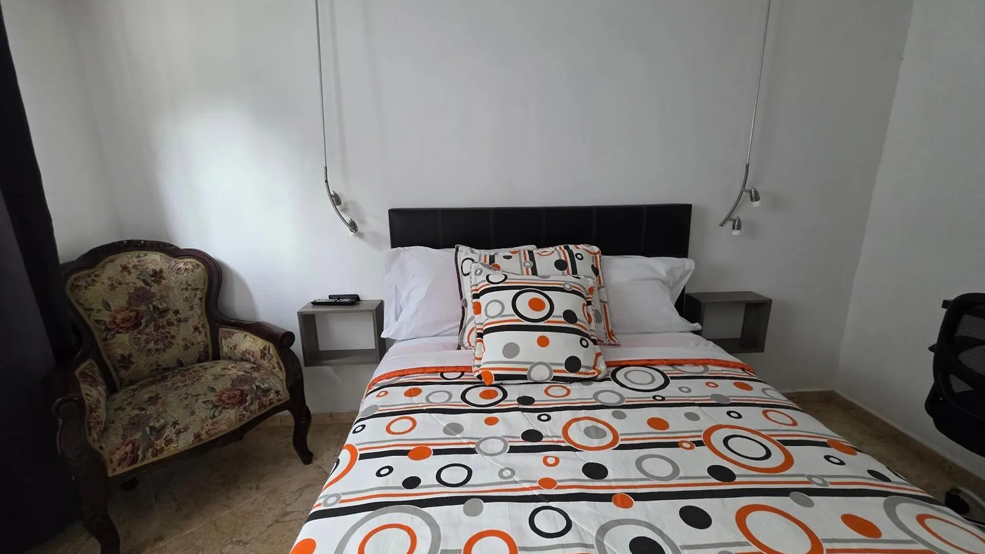Apartment Alojamiento Entero A 800Metros Estacion Poblado Medellín