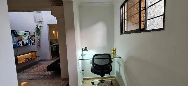 Alojamiento Entero A 800Metros Estacion Poblado Medellín